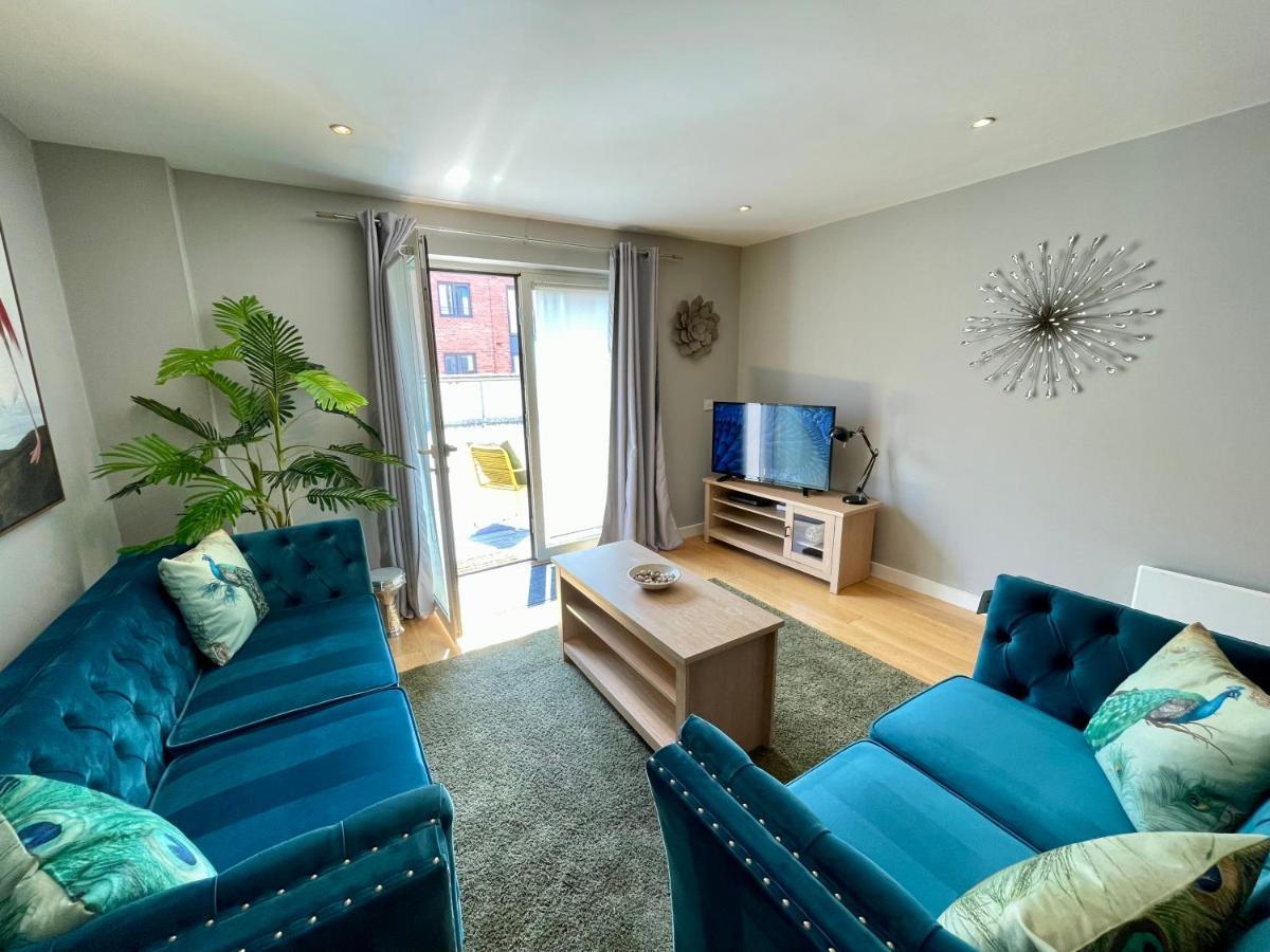 Stunning 2-Bed Town Centre Apartment - Hosted By Hutch Lifestyle Лимингтон Экстерьер фото