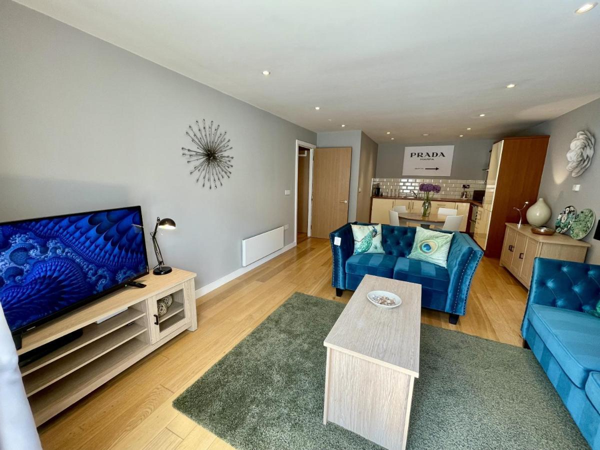 Stunning 2-Bed Town Centre Apartment - Hosted By Hutch Lifestyle Лимингтон Экстерьер фото