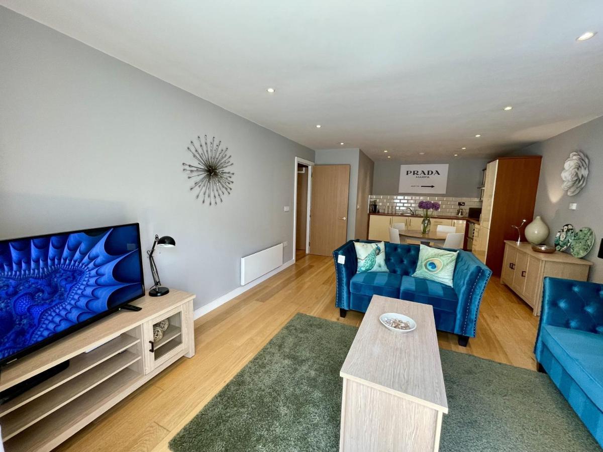 Stunning 2-Bed Town Centre Apartment - Hosted By Hutch Lifestyle Лимингтон Экстерьер фото