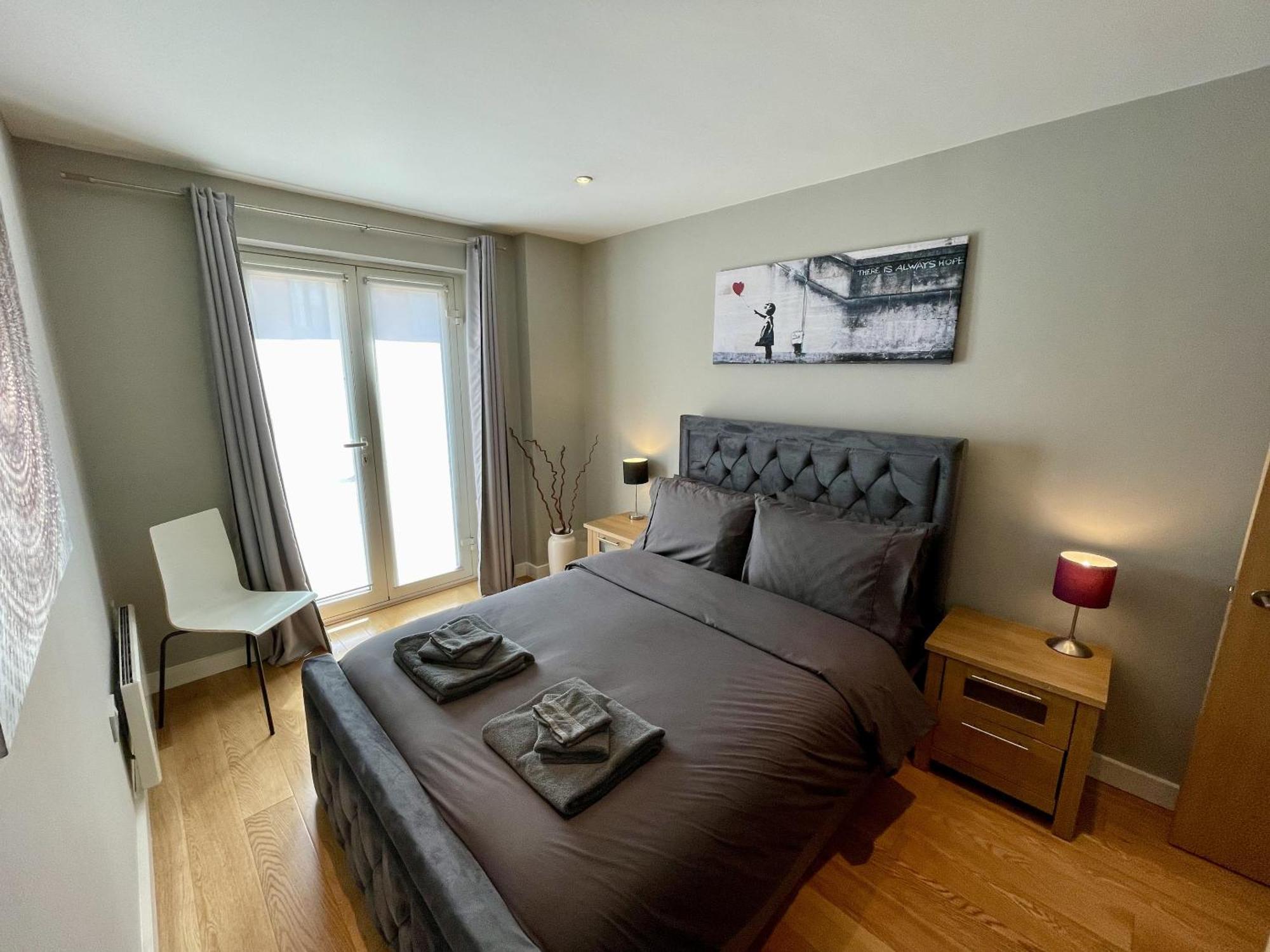 Stunning 2-Bed Town Centre Apartment - Hosted By Hutch Lifestyle Лимингтон Экстерьер фото